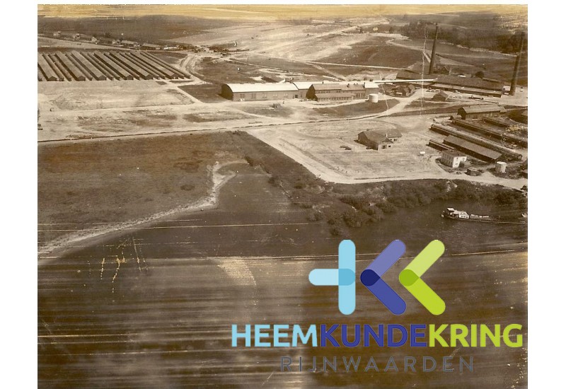 Luchtfoto Kantoor op Vliegenwaard COLL. F.G.B Janssen F00002513